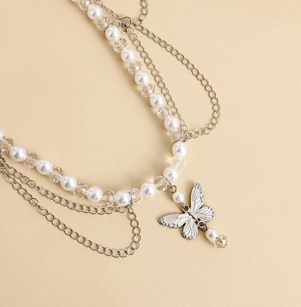 Collar Vintage de Mariposa con Perlas Brillantes